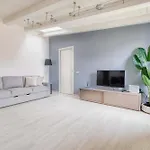 Bright Flat In The Heart Of Porta Venezia * Milánó