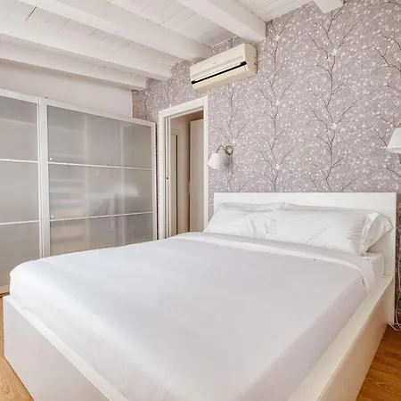 Elegant Near Porta Venezia Apartment Mailand