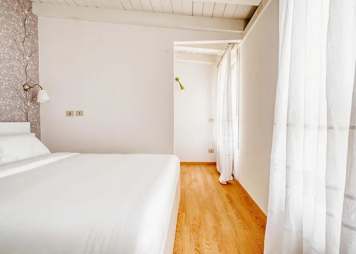 Bright Flat In The Heart Of Porta Venezia Apartment
